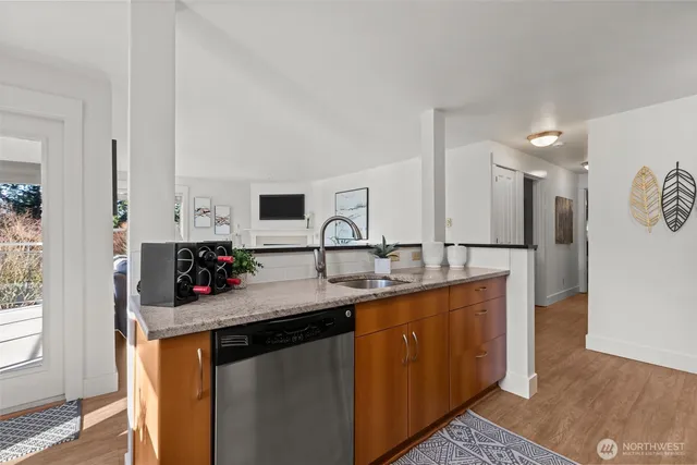 $490,000 | 22910 90th Avenue West, Unit D201, Edmonds, WA 98026