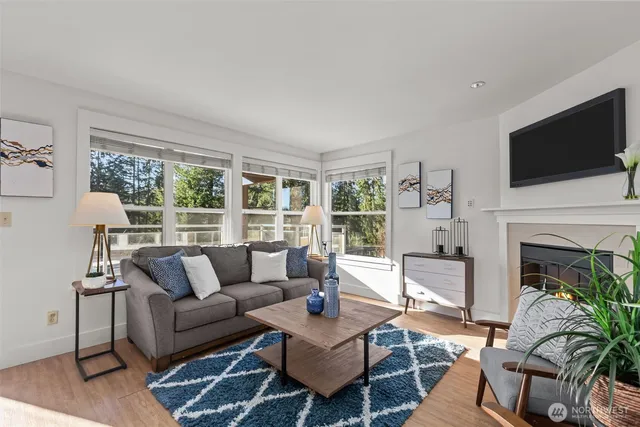 $490,000 | 22910 90th Avenue West, Unit D201, Edmonds, WA 98026