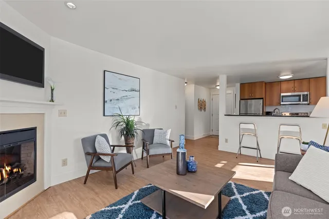 $490,000 | 22910 90th Avenue West, Unit D201, Edmonds, WA 98026