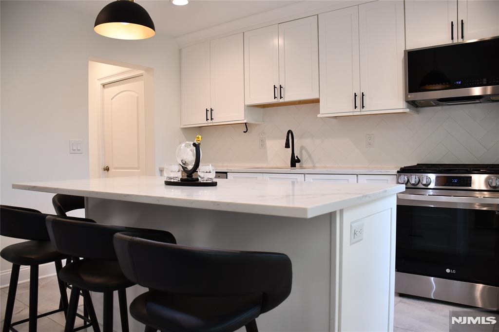 5 Lewis Street, Unit 2 Wayne, NJ 07470 - Photo 9 of 13
