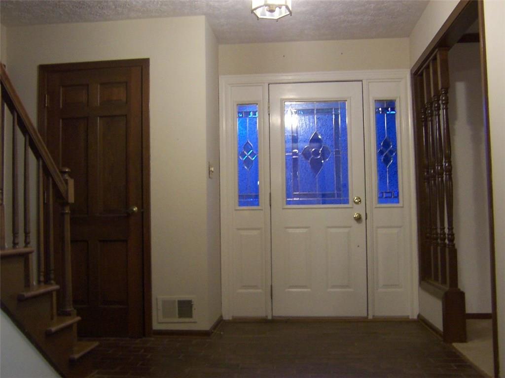 8653 Trails Run Road Indianapolis, IN 46217 - Photo 4 of 33 Gallery Image 4