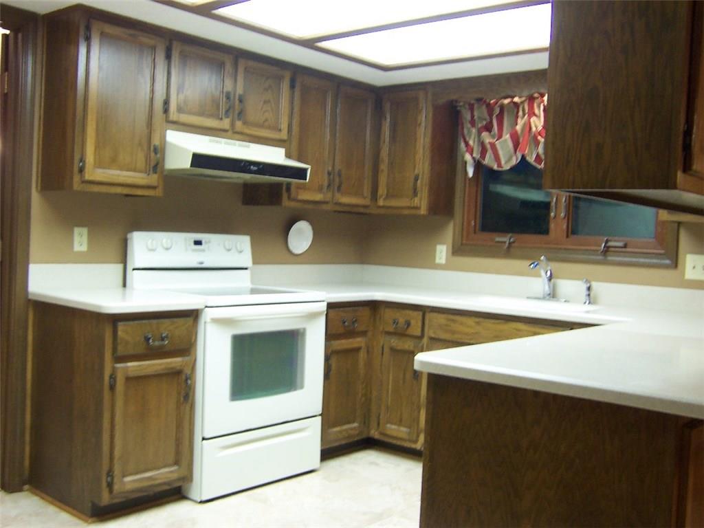 8653 Trails Run Road Indianapolis, IN 46217 - Photo 9 of 33 Gallery Image 9