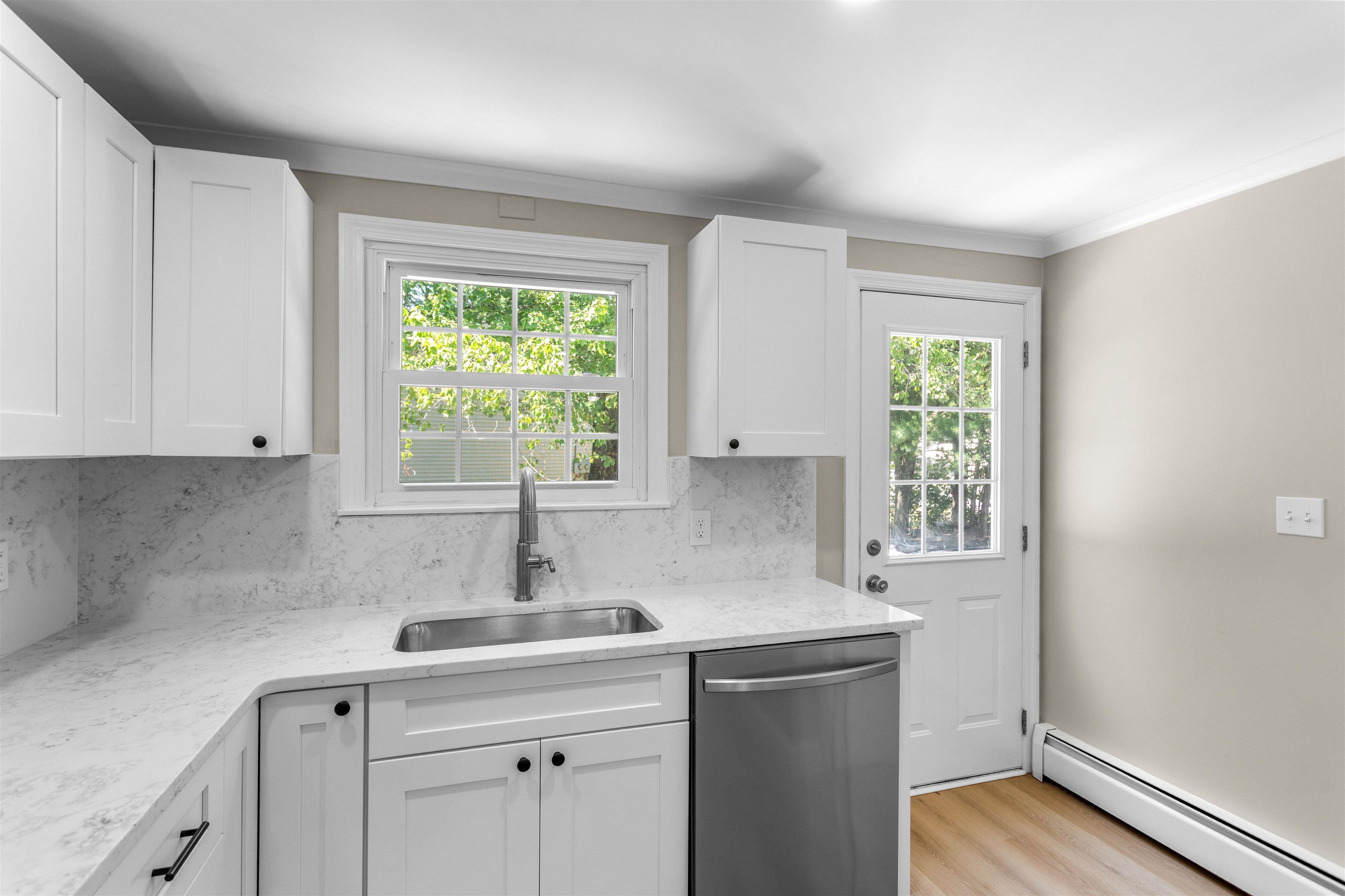 14 Derryfield Road Derry, NH 03038 - Photo 8 of 36 Gallery Image 8