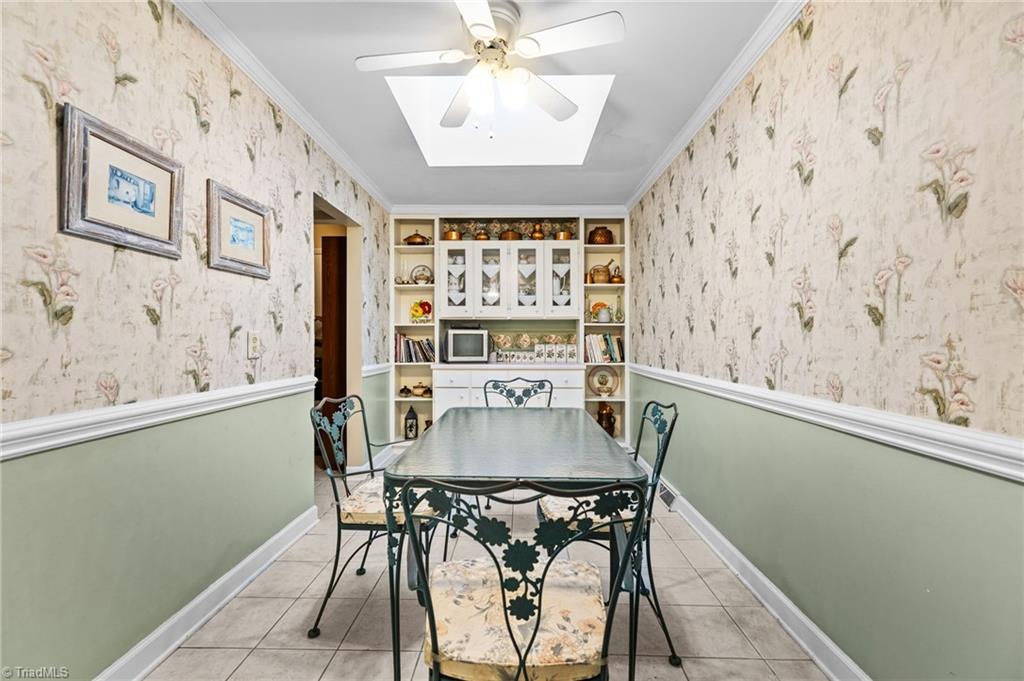 1101 Gatehouse Road High Point, NC 27262 - Photo 13 of 26 Breakfast nook right off the kitchen.