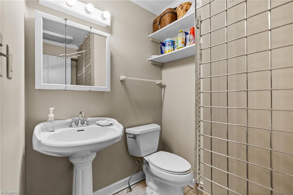 1101 Gatehouse Road High Point, NC 27262 - Photo 16 of 26 Main level half bath.