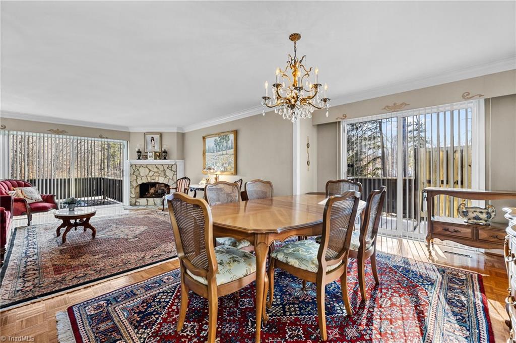 1101 Gatehouse Road High Point, NC 27262 - Photo 10 of 26 Spacious dining area!
