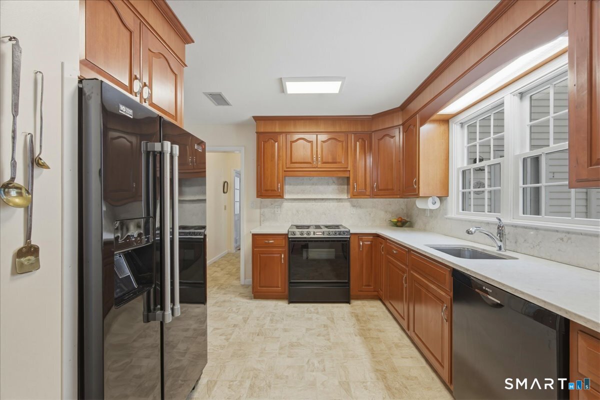 23 Avery Hill Road Ledyard, CT 06339 - Photo 16 of 44