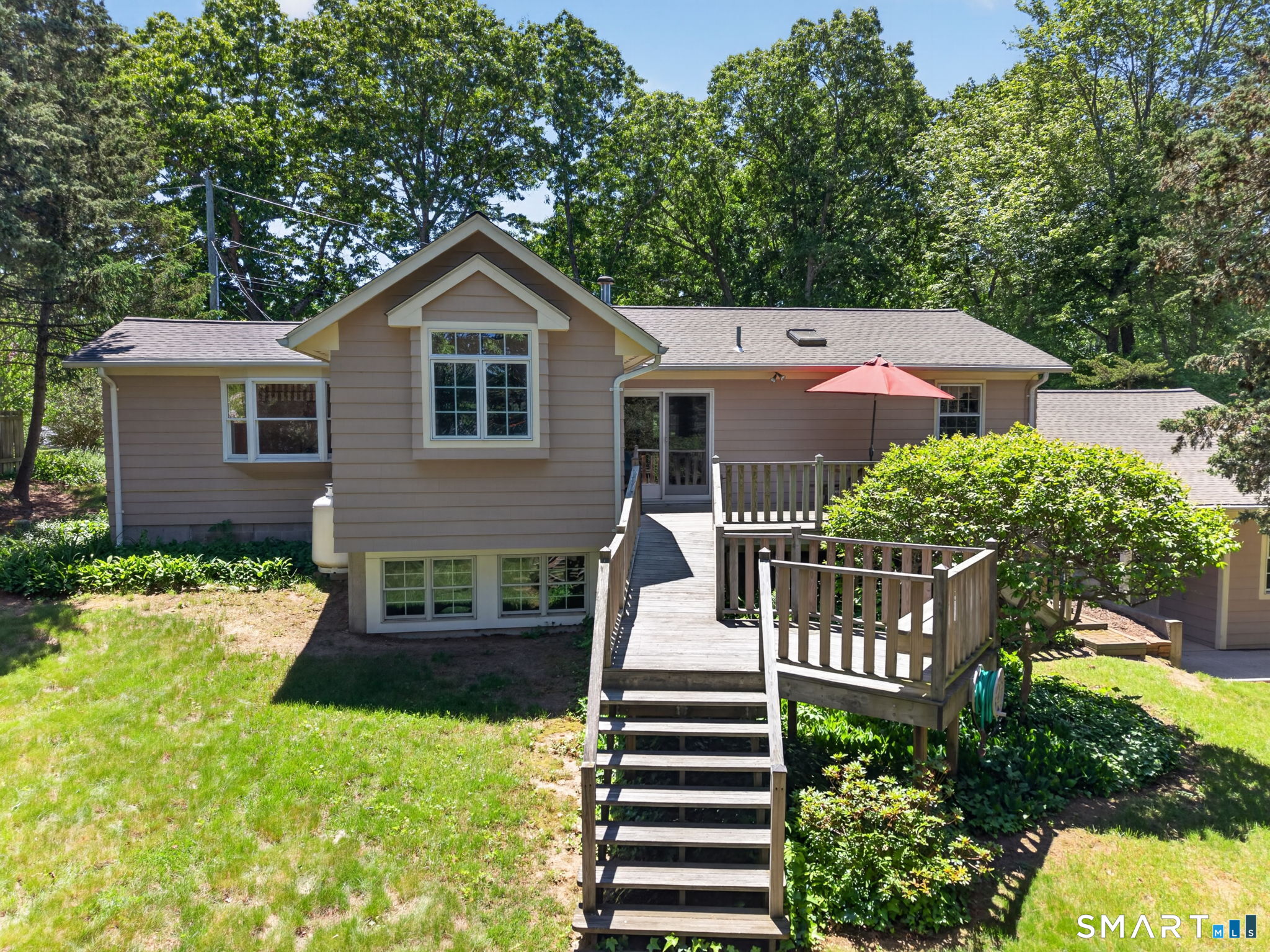 8 Liberty Ridge Clinton, CT 06413 - Photo 4 of 40