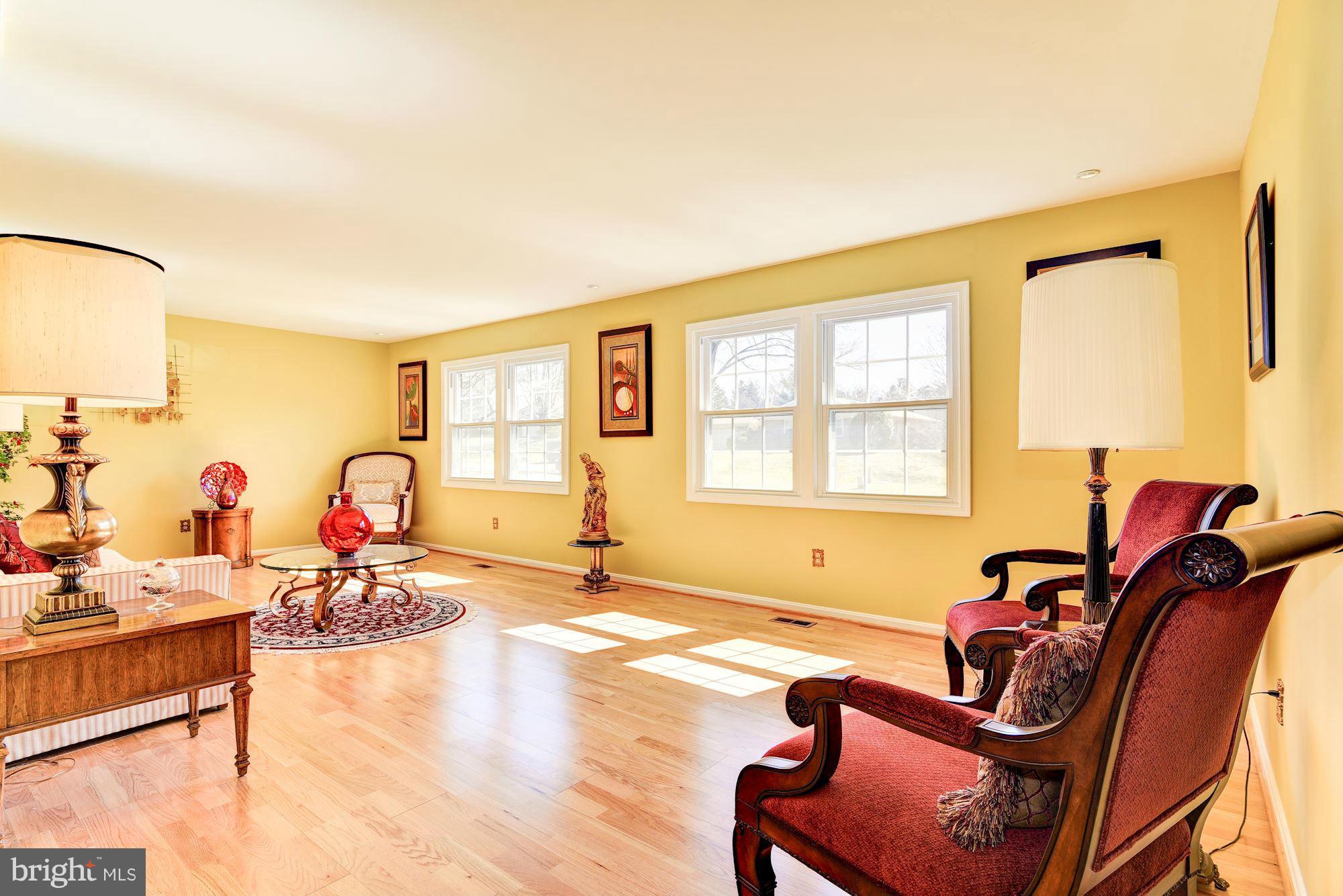 3009 Birchtree Lane Silver Spring, MD 20906 - Photo 5 of 26 Living Room