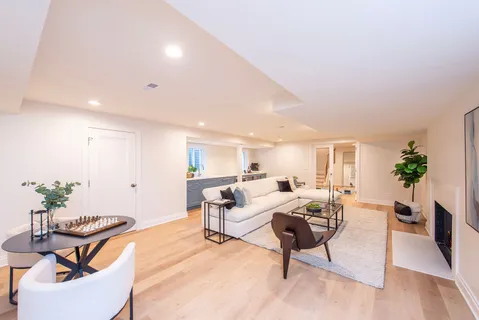 $3,750,000 | 1221 Loch Lane, Lake Forest, IL 60045