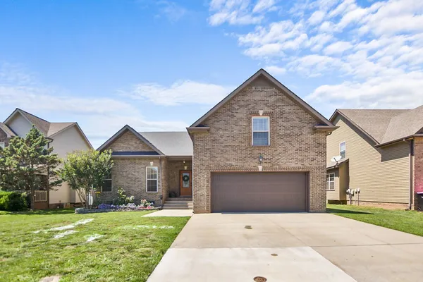 $2,100 | 750 Cavalier Drive, Clarksville, TN 37040