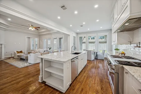 $1,200,000 | 1802 Wakefield Drive, Houston, TX 77018