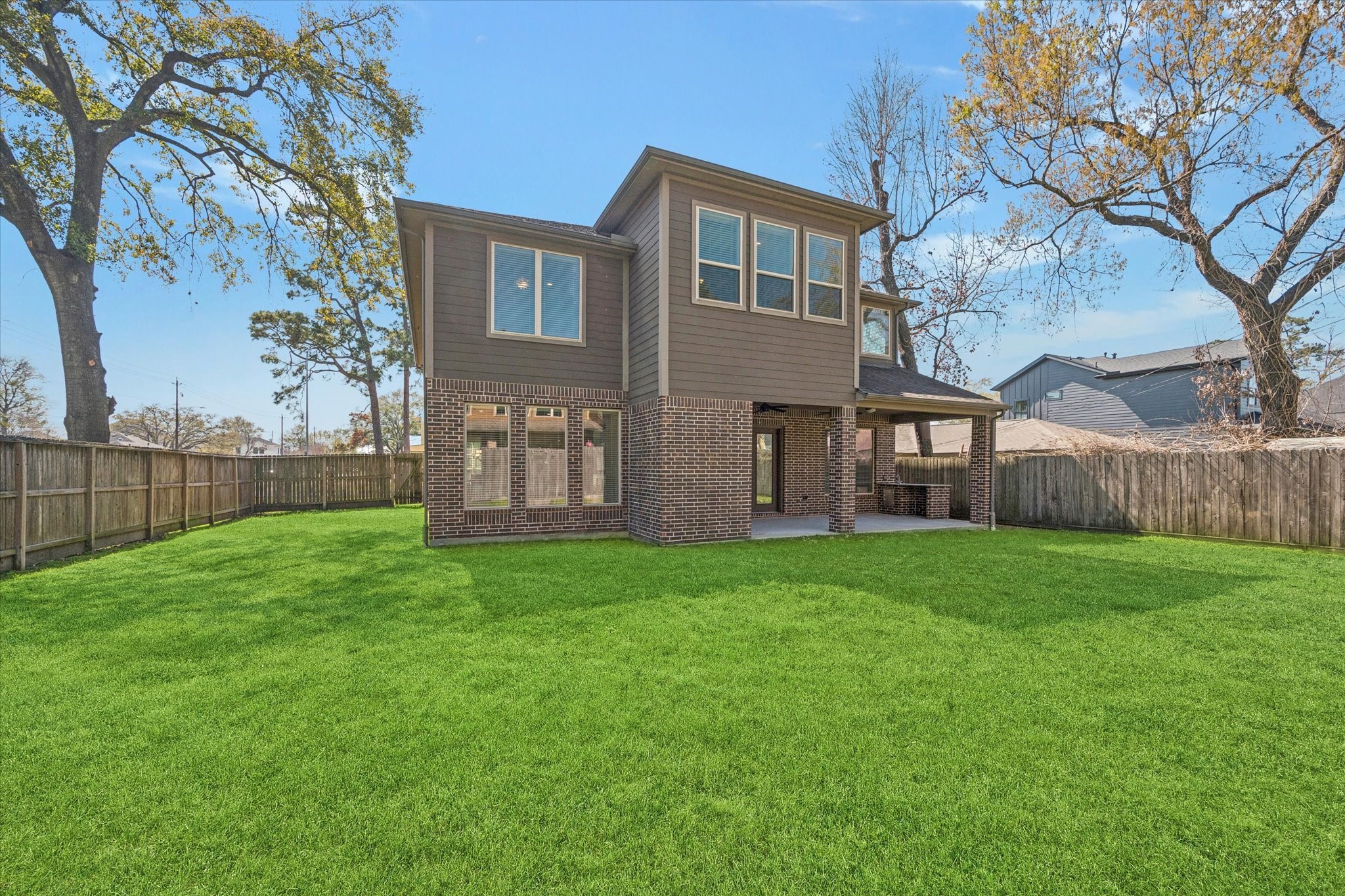 1802 Wakefield Drive Houston, TX 77018 - Photo 38 of 47 Situated on an oversized lot, this property boasts a large backyard with endless possibilities perfect for outdoor entertaining, gardening and play.