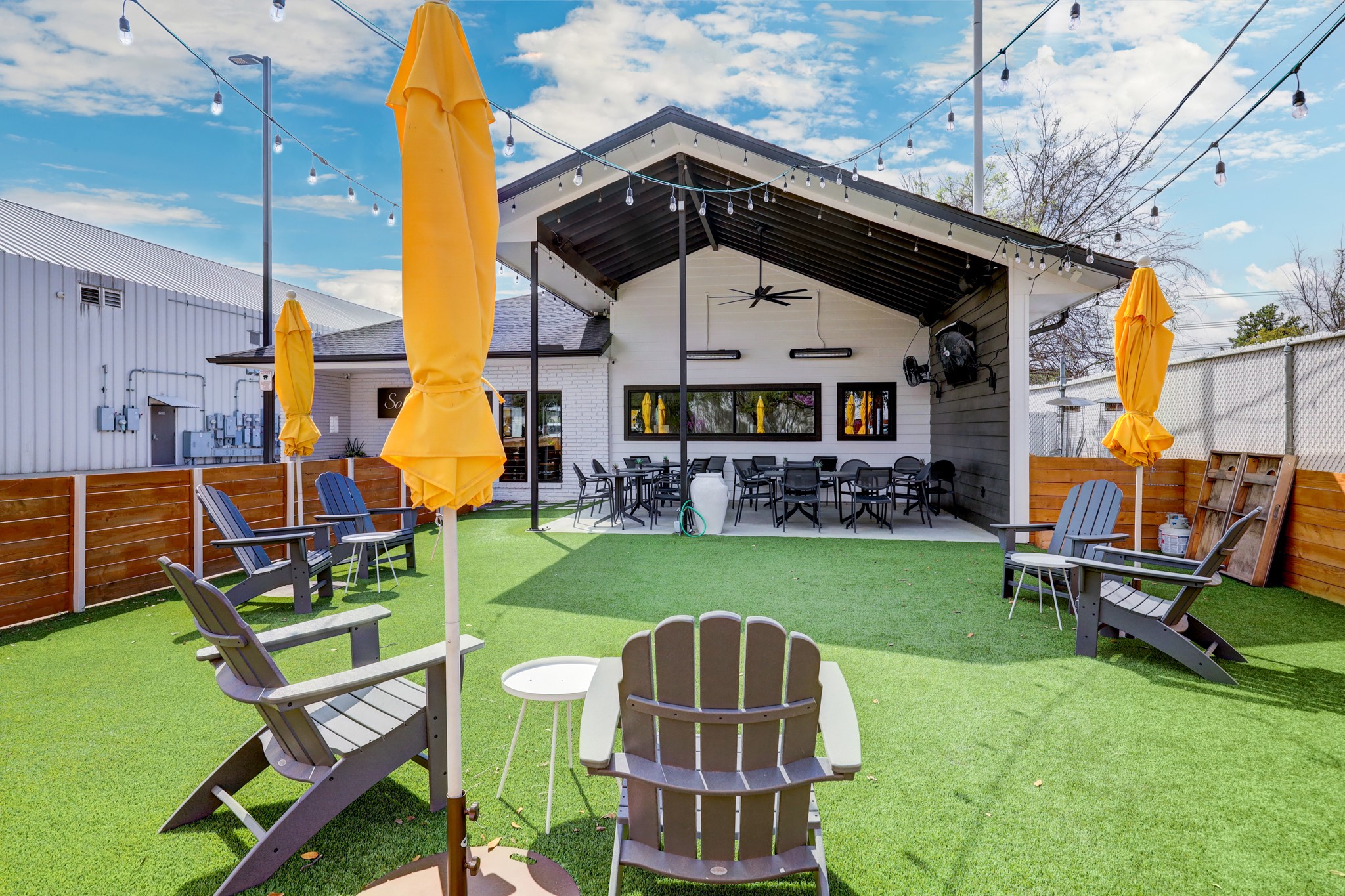 1802 Wakefield Drive Houston, TX 77018 - Photo 42 of 47 Nestled next to The Stomping Grounds is Sonoma Wine Bar.