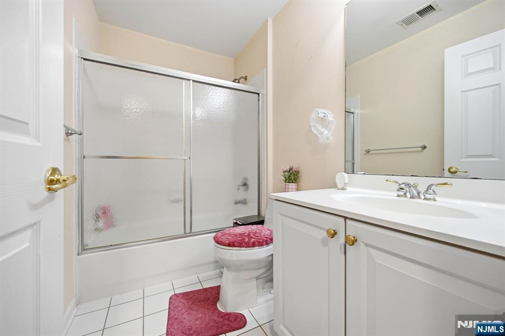 75 Spring Hill Circle Wayne, NJ 07470 - Photo 14 of 25