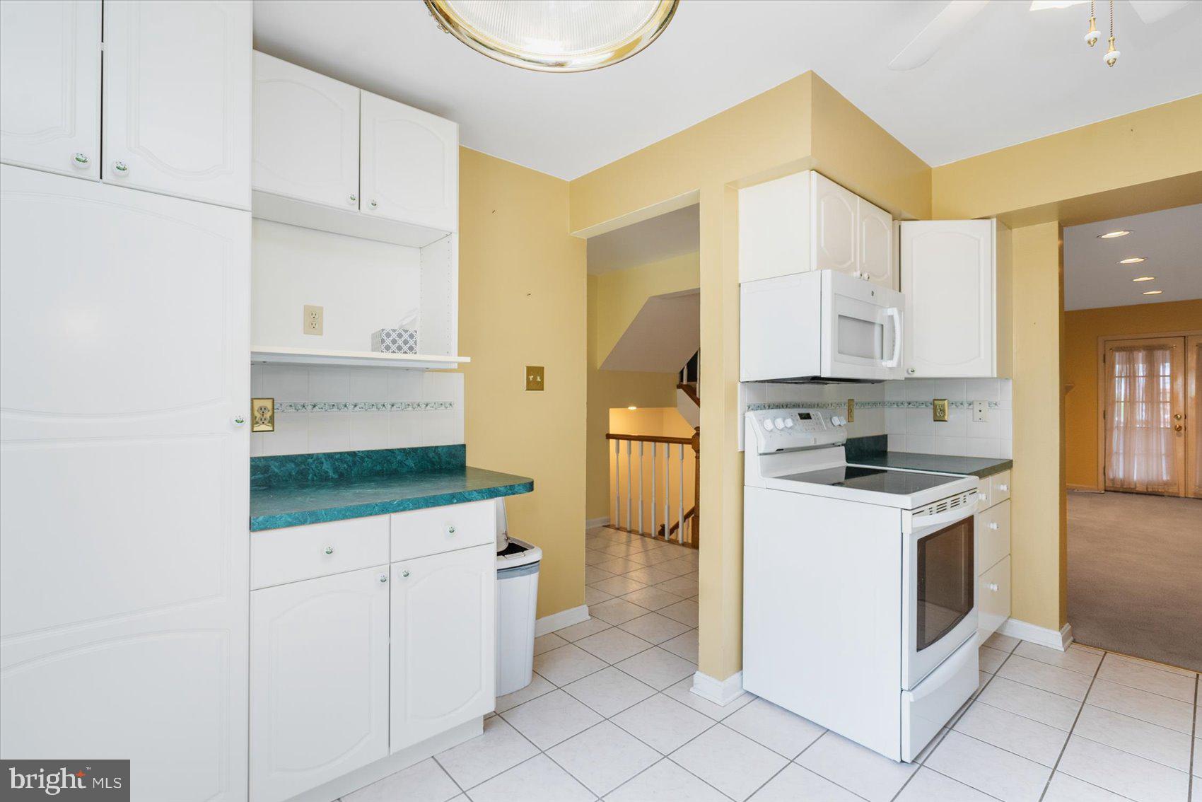 8527 Rhuddlan Road Nottingham, MD 21236 - Photo 12 of 39 Kitchen