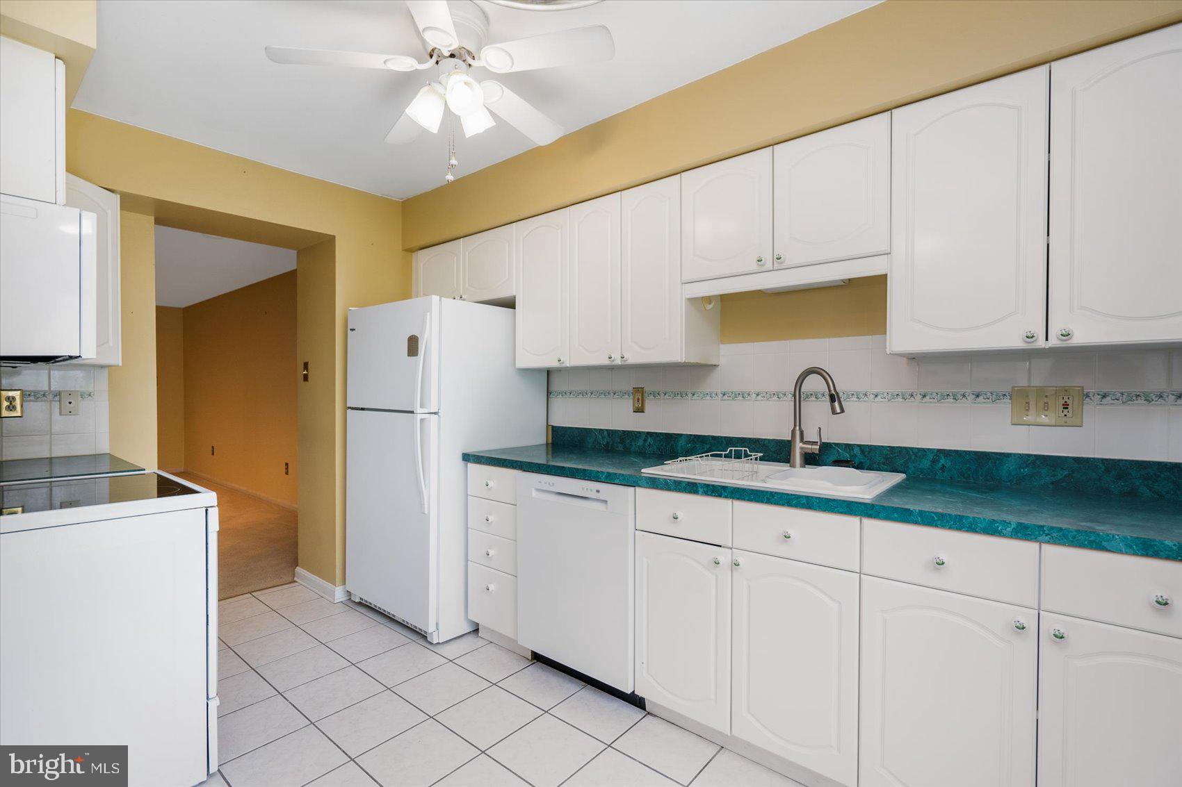 8527 Rhuddlan Road Nottingham, MD 21236 - Photo 13 of 39 Kitchen