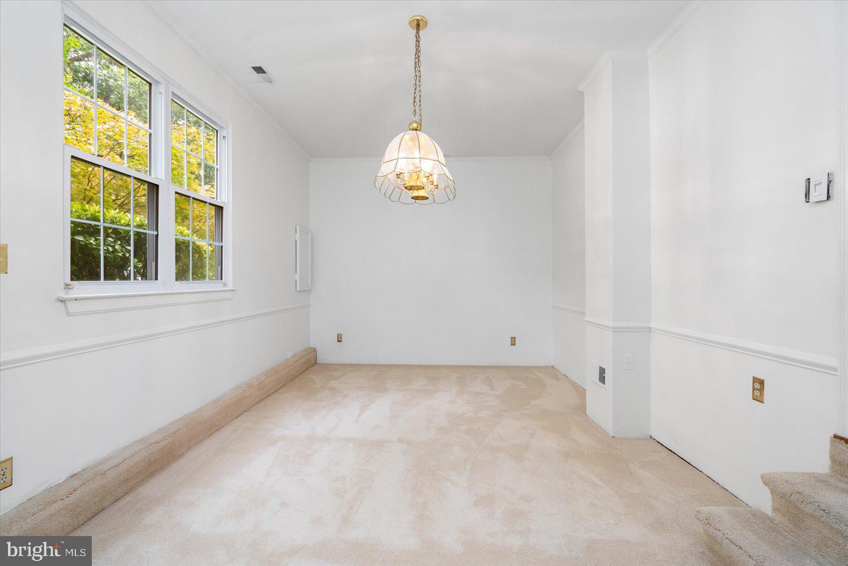 8527 Rhuddlan Road Nottingham, MD 21236 - Photo 15 of 39 Dining Room