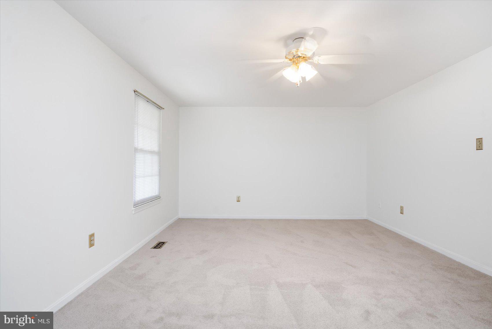 8527 Rhuddlan Road Nottingham, MD 21236 - Photo 21 of 39 Primary Suite