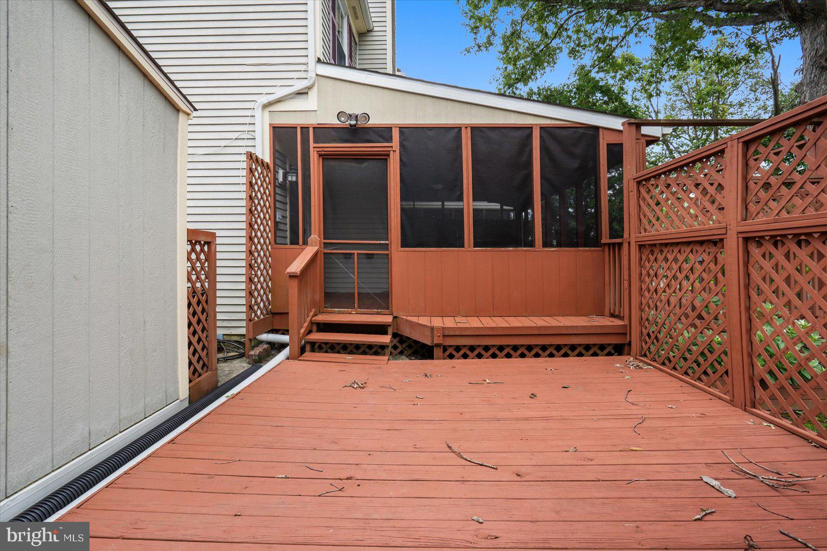 8527 Rhuddlan Road Nottingham, MD 21236 - Photo 34 of 39 Deck