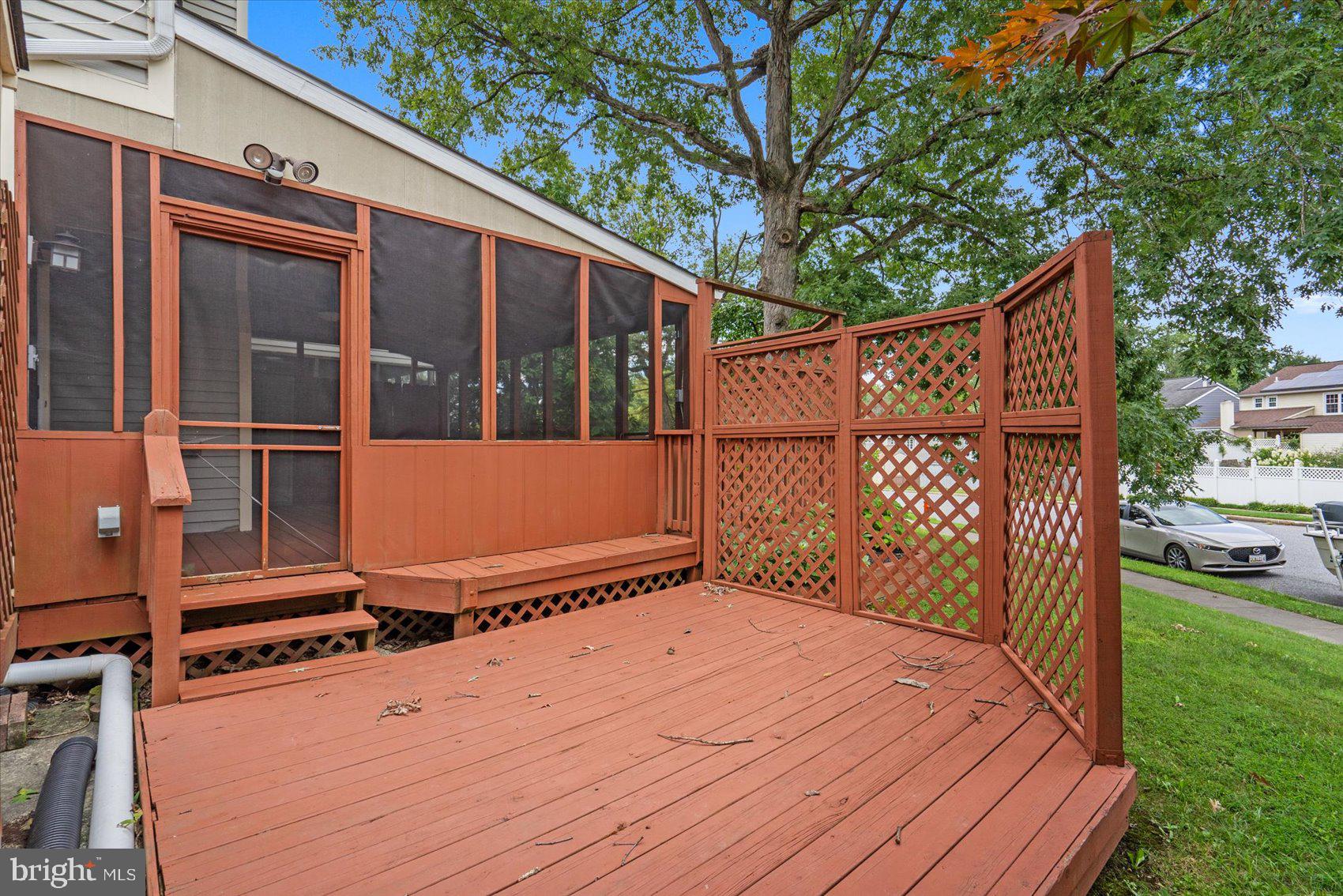 8527 Rhuddlan Road Nottingham, MD 21236 - Photo 35 of 39 Deck
