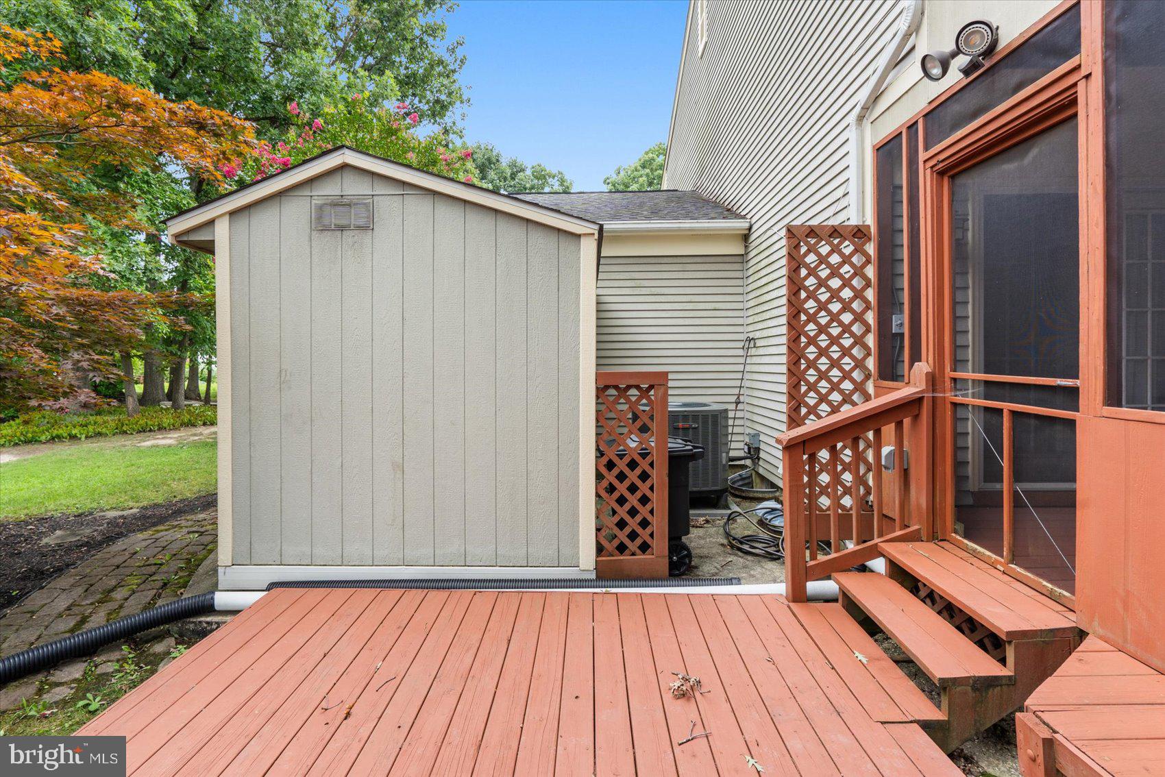 8527 Rhuddlan Road Nottingham, MD 21236 - Photo 36 of 39 Deck