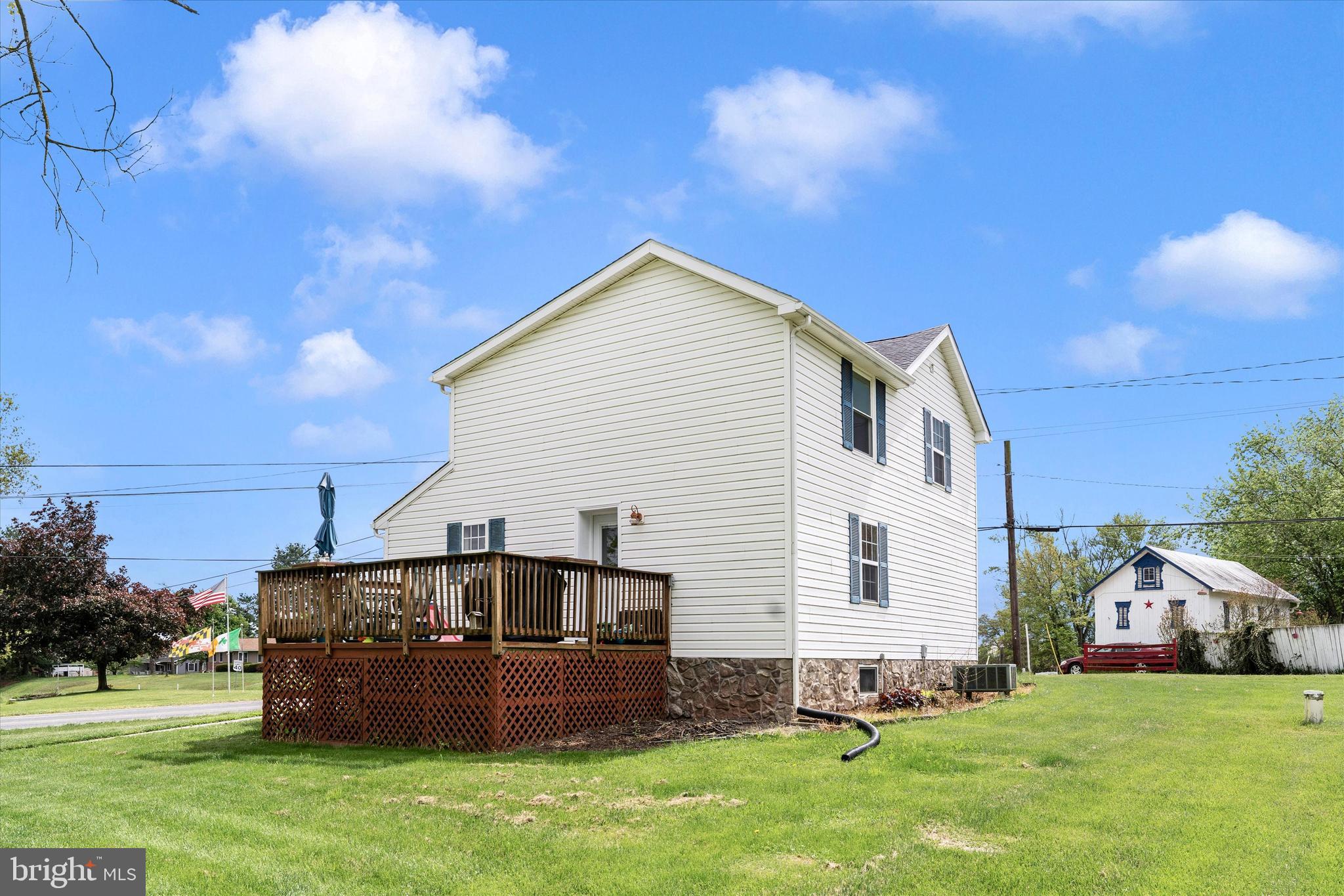 2175 Trevanion Road Taneytown, MD 21787 - Photo 43 of 50 Party Size Deck