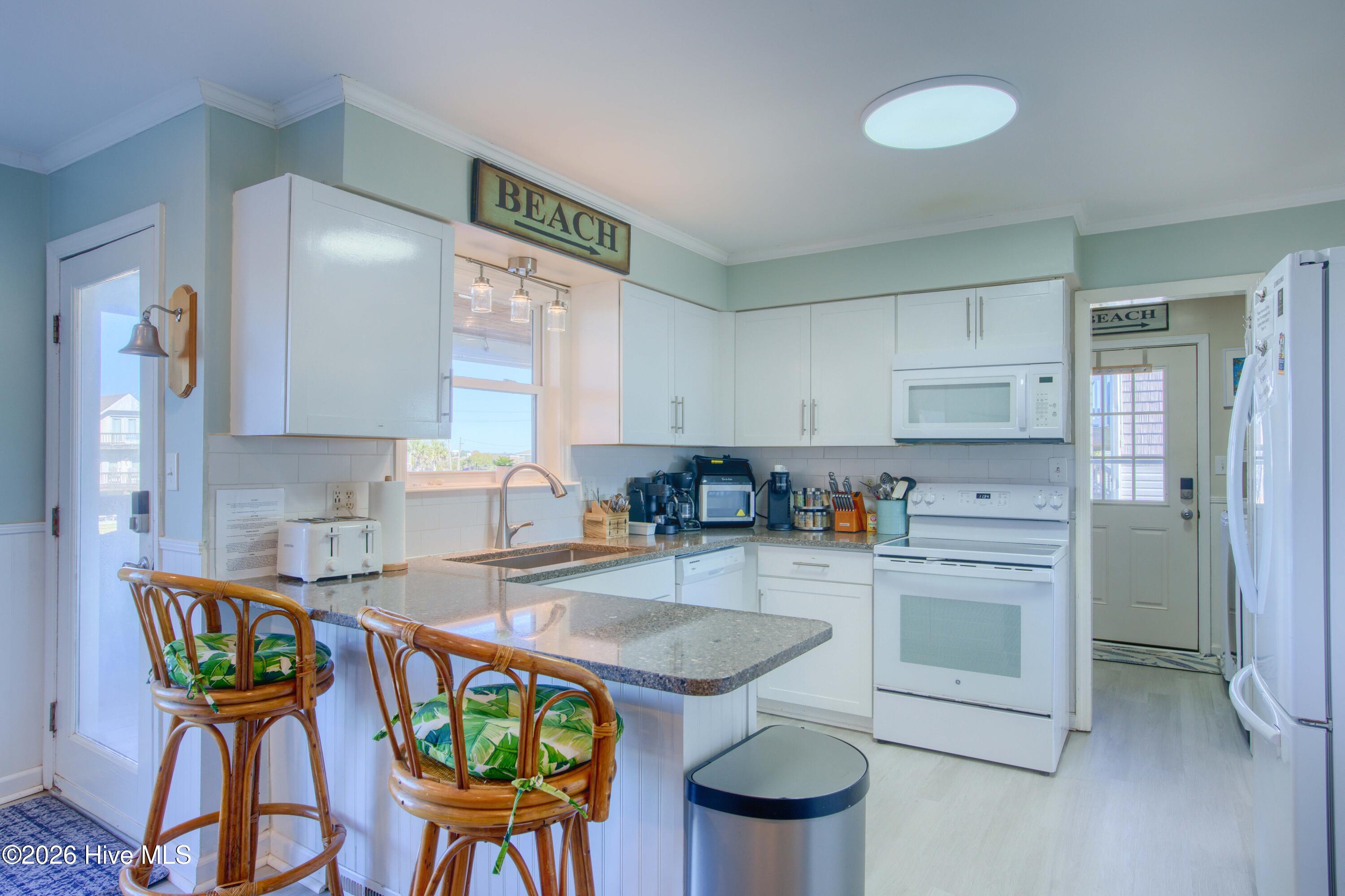 1601 New River Inlet Road North Topsail Beach, NC 28460 - Photo 13 of 85 1601 NRIR - Interior 2 - Edited_9