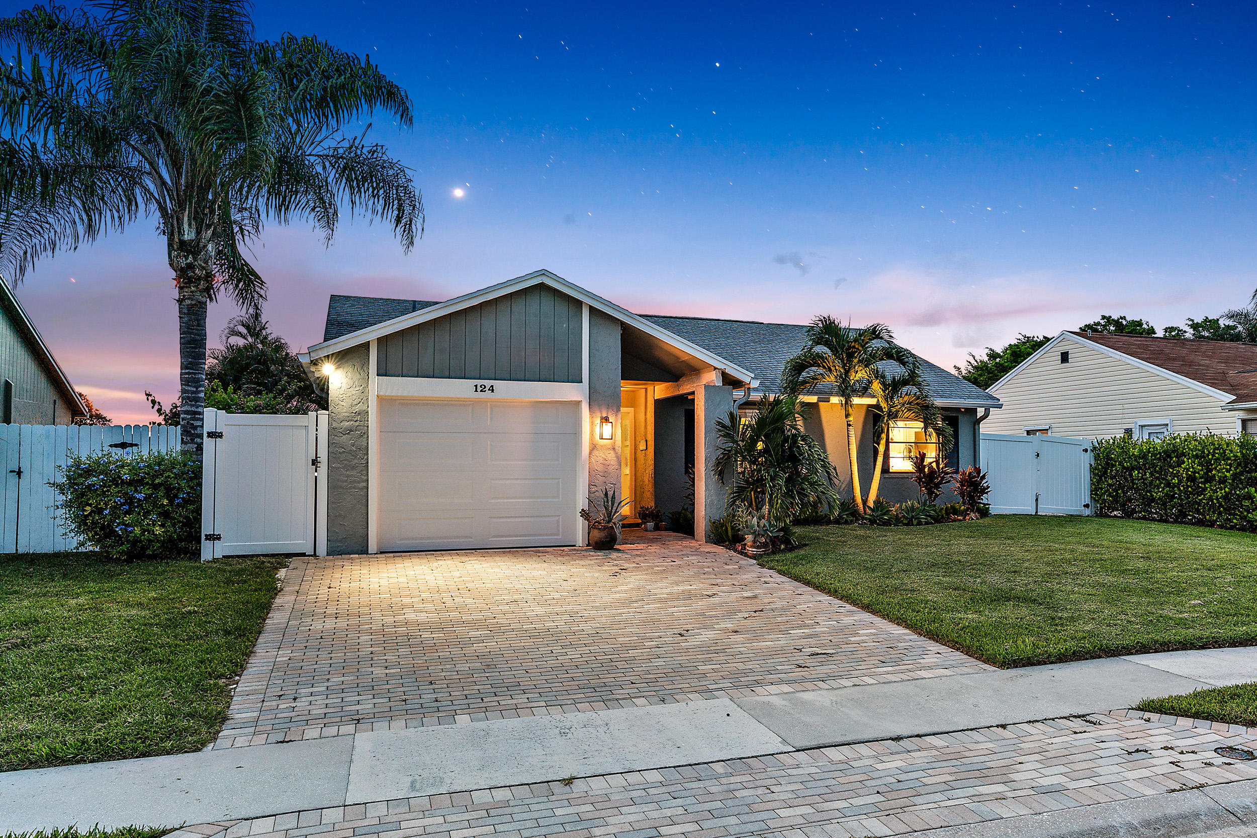 124 Timberline Drive Jupiter, FL 33458 - Photo 26 of 27 124 Timberline Dr Twilights-10
