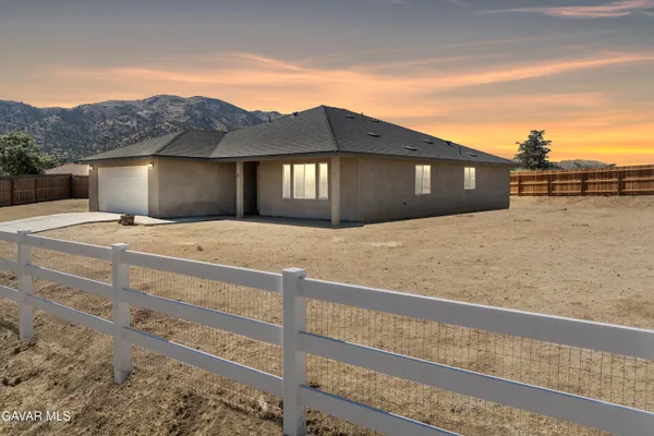 $480,000 | 20601 Country Club Drive, Tehachapi, CA 93561