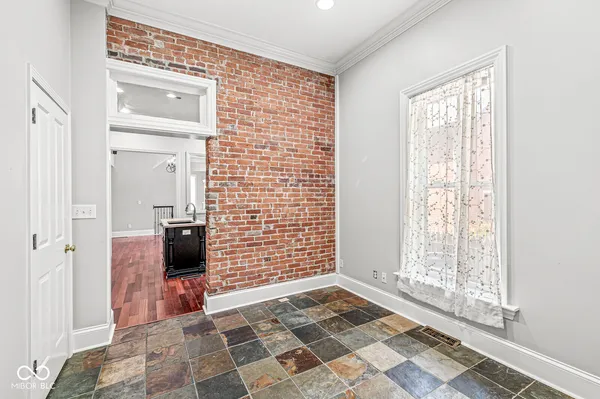 $3,999 | 331 North East Street, Indianapolis, IN 46202