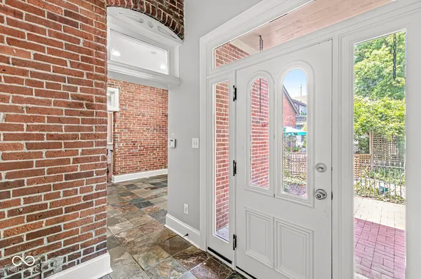 $3,999 | 331 North East Street, Indianapolis, IN 46202