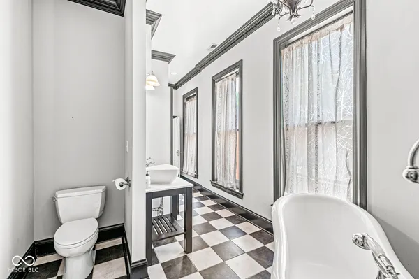 $3,999 | 331 North East Street, Indianapolis, IN 46202