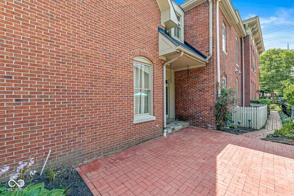 $3,999 | 331 North East Street, Indianapolis, IN 46202