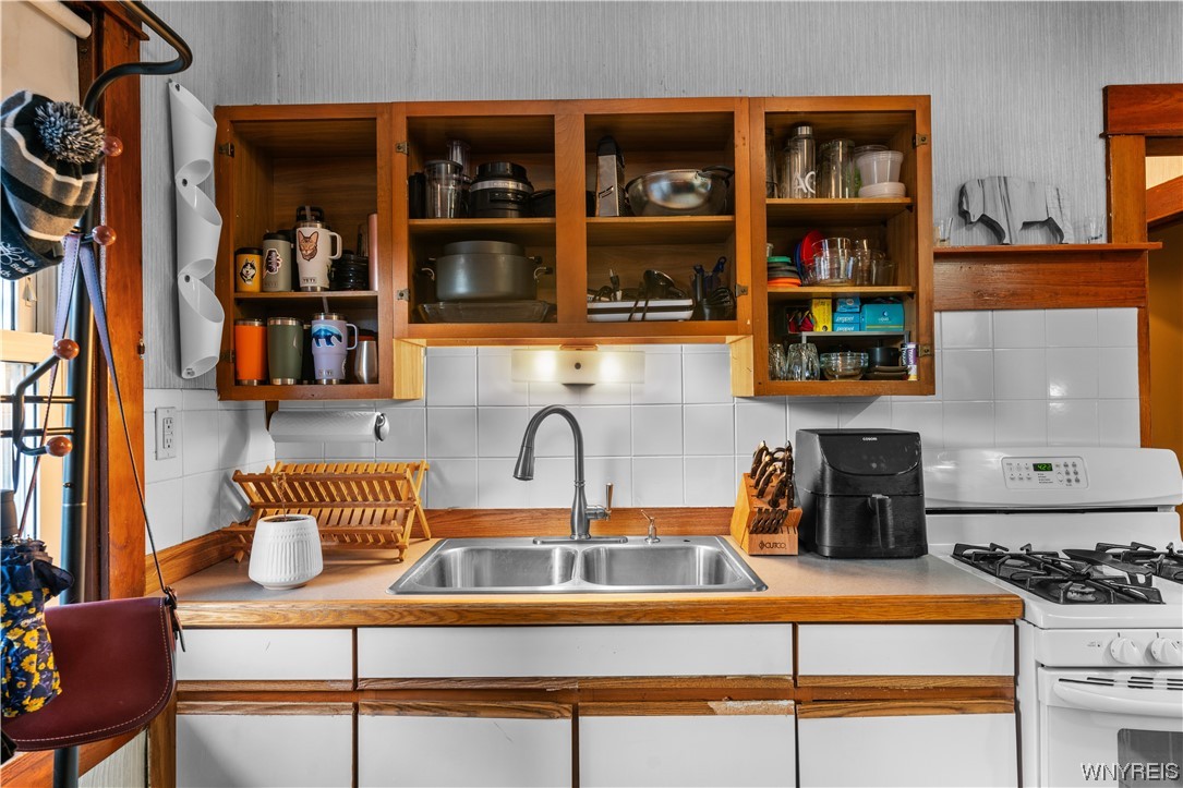 5260 Broadway Lancaster, NY 14086 - Photo 17 of 31