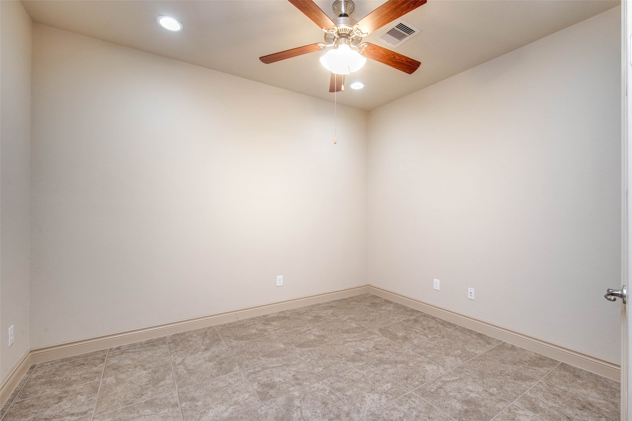 24111 Valencia Ridge Lane Katy, TX 77494 - Photo 10 of 44