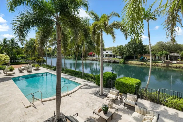 $9,750,000 | 4620 Granada Boulevard, Coral Gables, FL 33146