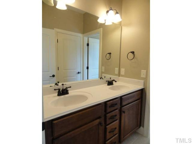 3725 Nether Ridge Road Zebulon, NC 27597 - Photo 9 of 15 Jack and Jill Bathroom