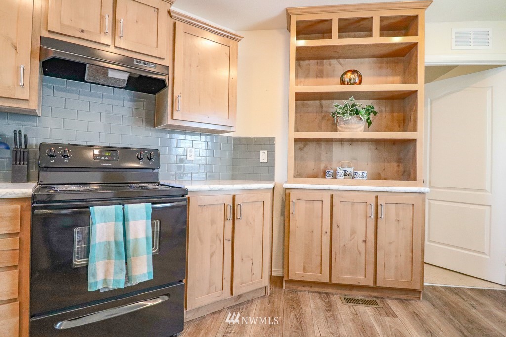 204 Southwest Terry Road, Unit 11 Coupeville, WA 98239 - Photo 2 of 23 Gallery Image 2