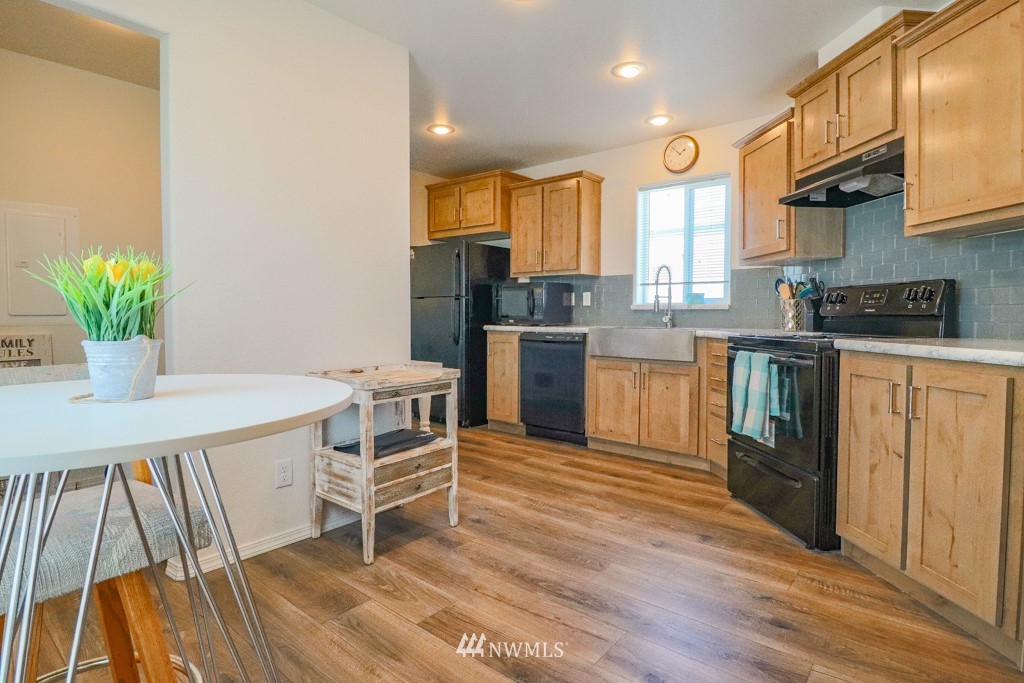 204 Southwest Terry Road, Unit 11 Coupeville, WA 98239 - Photo 4 of 23 Gallery Image 4