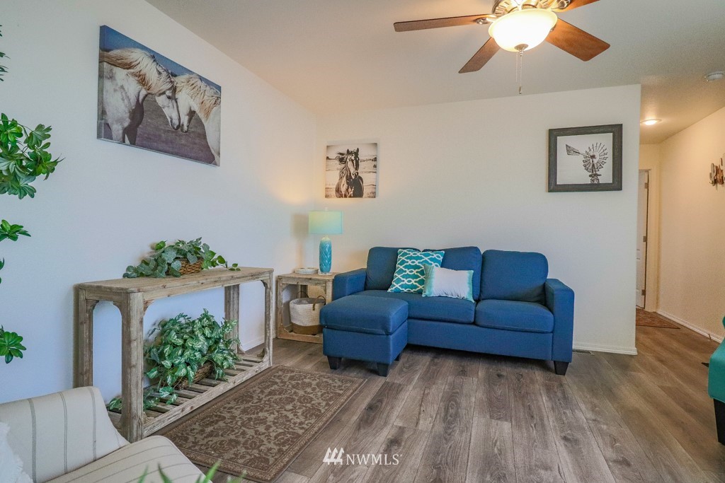204 Southwest Terry Road, Unit 11 Coupeville, WA 98239 - Photo 7 of 23 Gallery Image 7