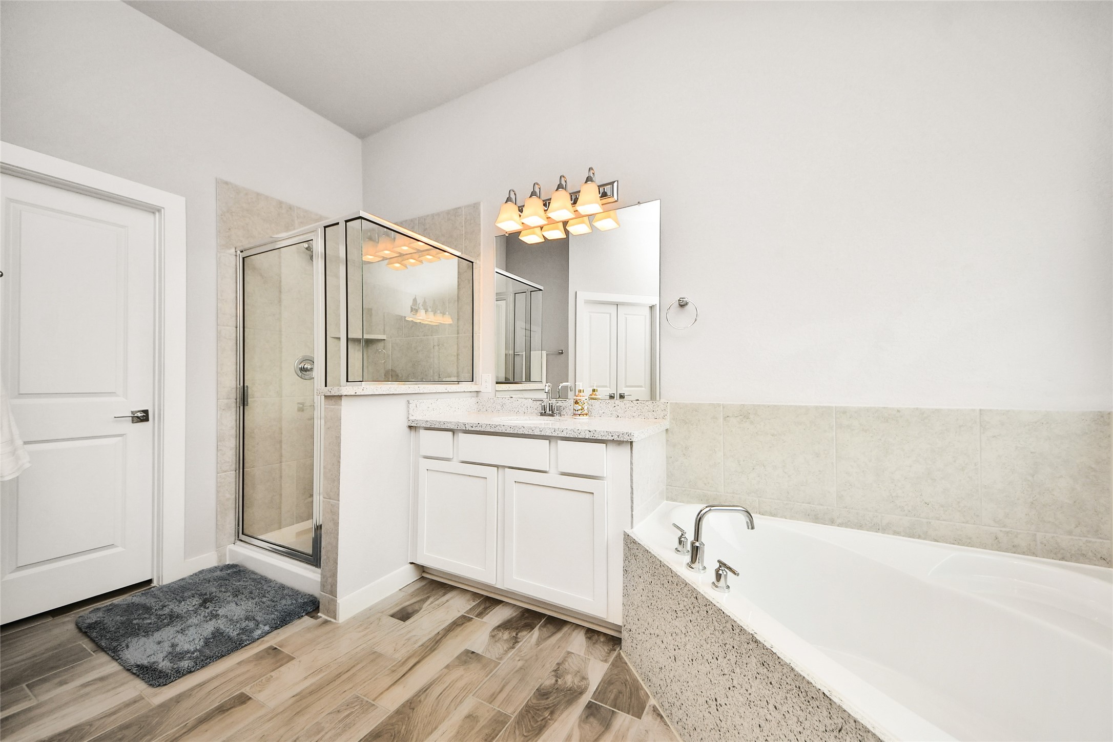 1577 Elm Place Angleton, TX 77515 - Photo 21 of 45