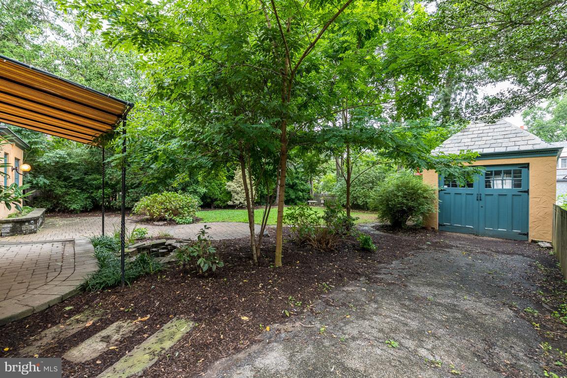 332 Suffolk Road Baltimore, MD 21218 - Photo 27 of 29 View of yard and garage.
