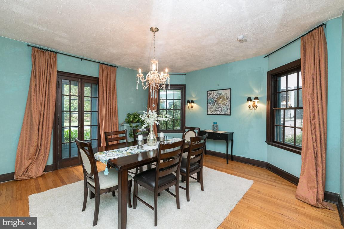 332 Suffolk Road Baltimore, MD 21218 - Photo 8 of 29 Made for Cole Porter-esque Dinner Parties..