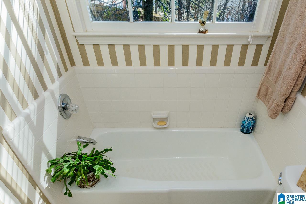 102 Colonial Circle Alabaster, AL 35007 - Photo 22 of 36