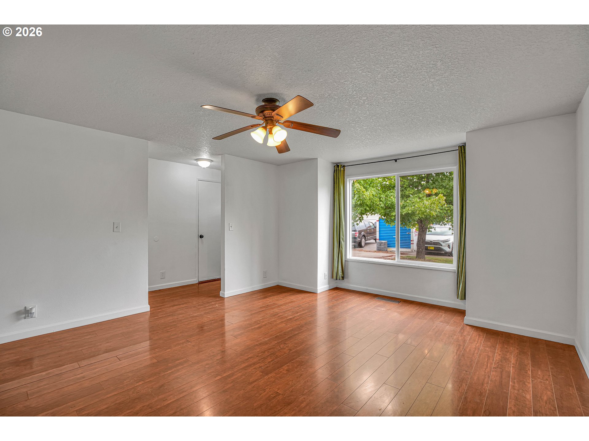 940 Southwest 178th Place Beaverton, OR 97003 - Photo 6 of 29