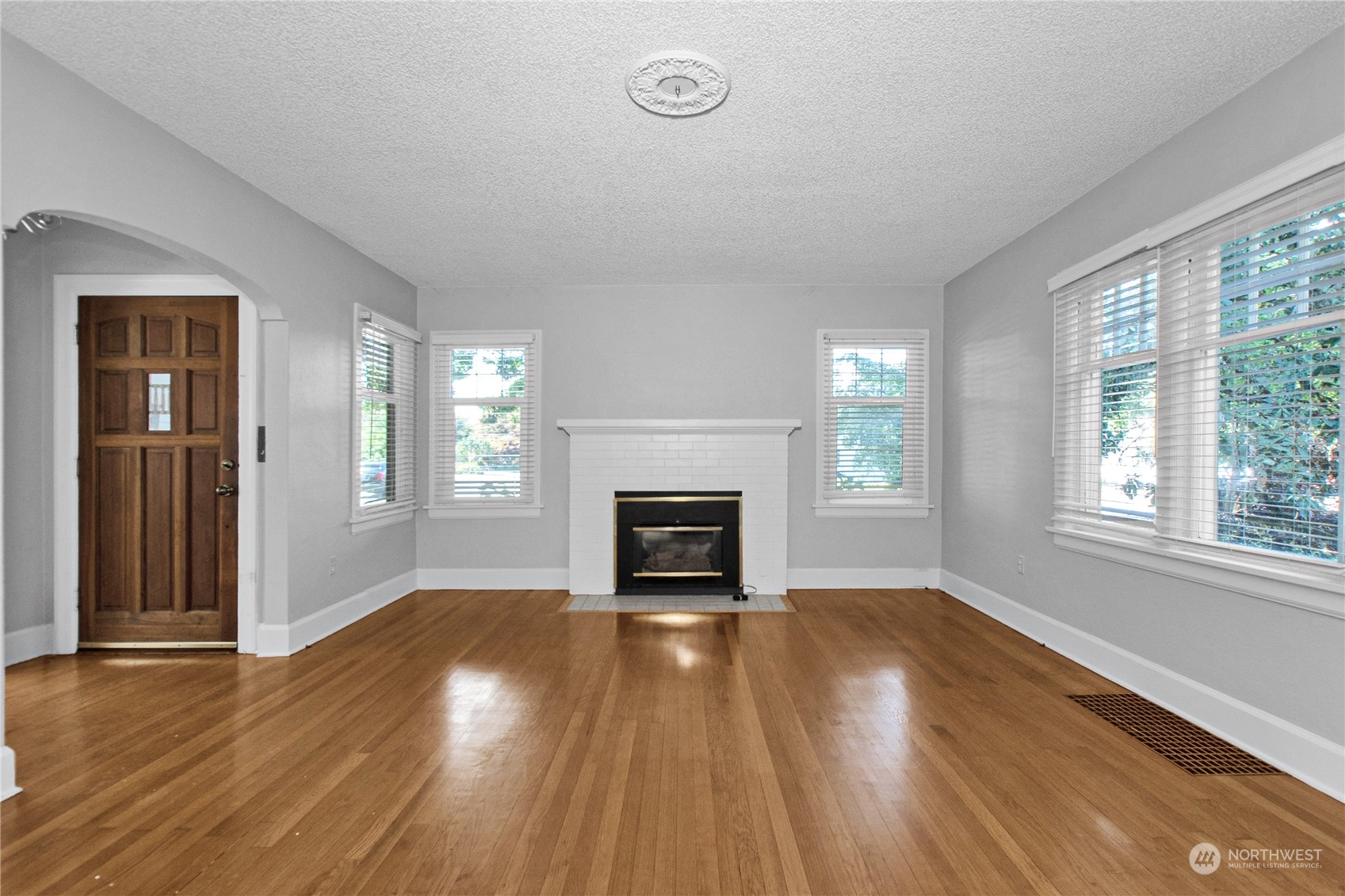 3122 Maringo Road Southeast Olympia, WA 98501 - Photo 5 of 32 Gallery Image 5