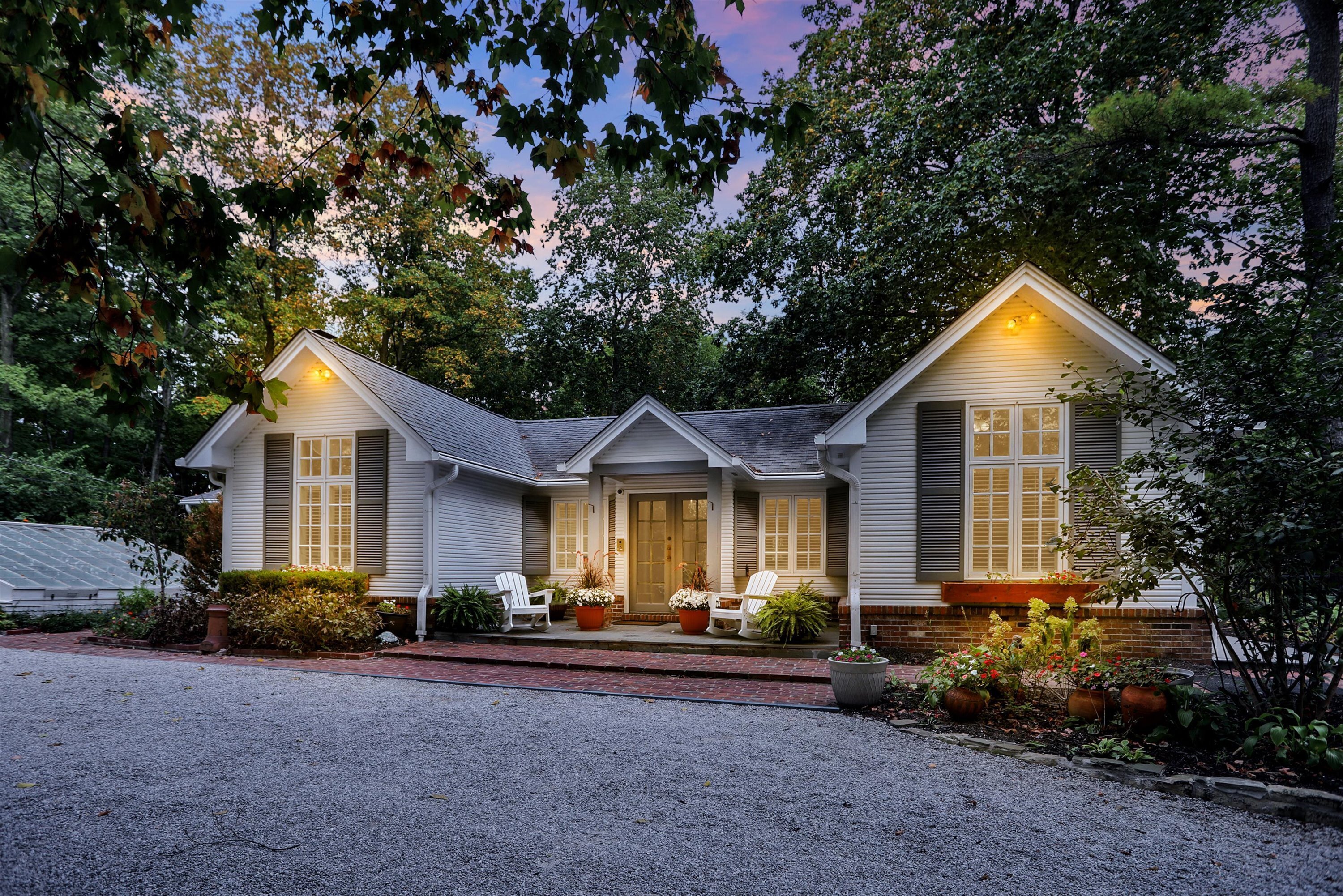 8271 Moore Road Indianapolis, IN 46278 - Photo 3 of 100 Gallery Image 3