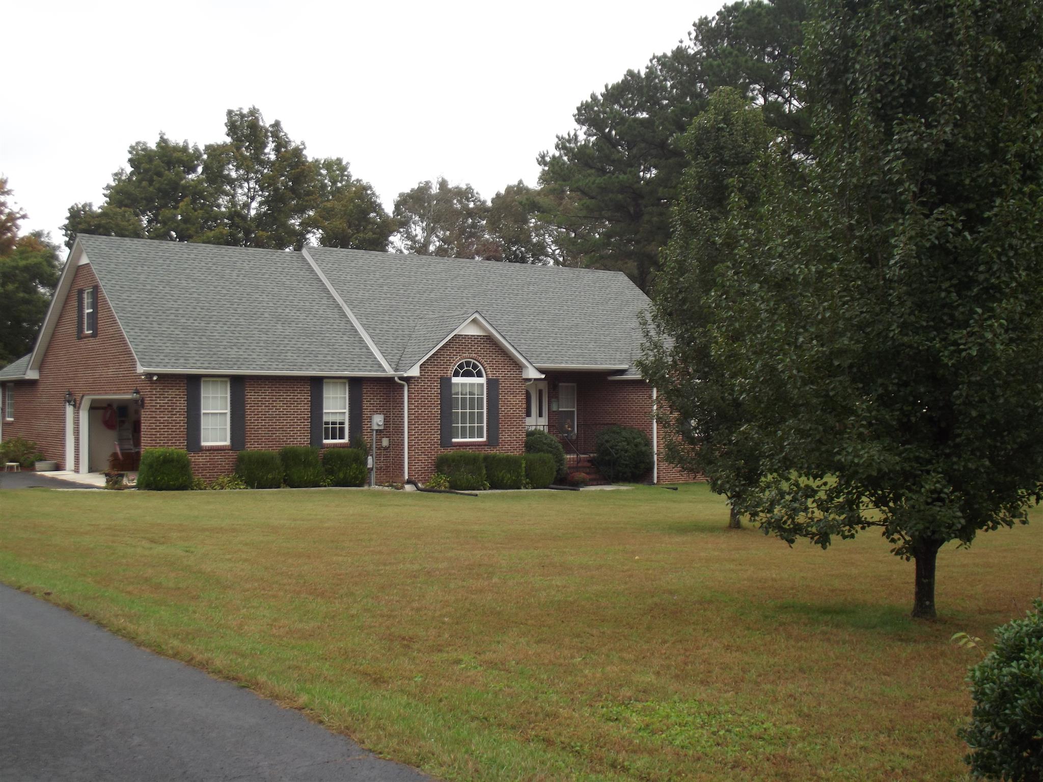 371 Bowling Alley Road Manchester, TN 37355 - Photo 3 of 11 2 car attached garage