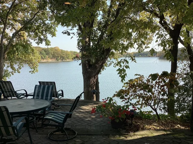 $849,900 | 1516 Bay Oaks Drive, Albert Lea, MN 56007